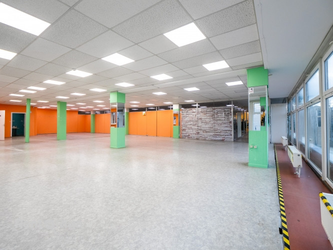 Izīrē komerctelpas tirdzniecības centrā Maxima, Ziepniekkalnā.  Piedāvājam nomai Rīga - foto 4