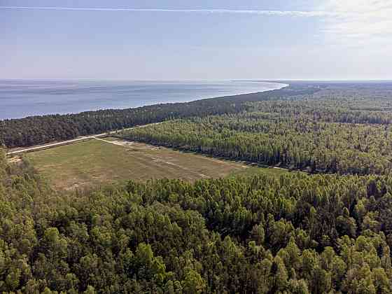 Pārdod  gruntsgabalu, kas paredzēts privatai apbūvei, Plieņciemā, 300 m no jūras. Zemes gabala izman Тукумс и район