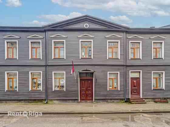 Renovated two-storey wooden building in Āgenskalns.  Total building area: 612 m Usable area: 460 m T Rīga