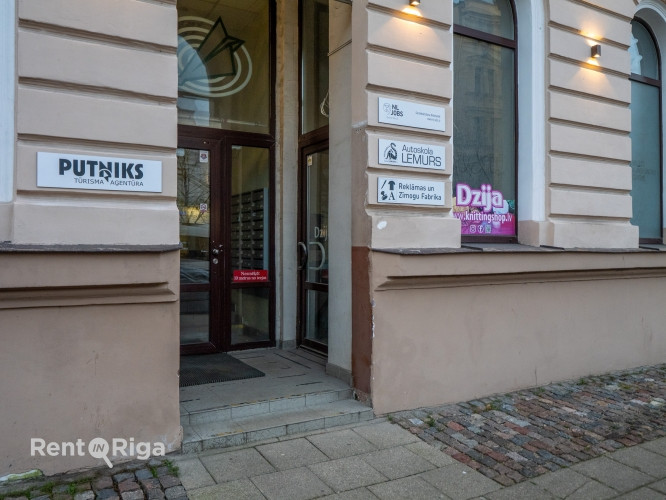Tirdzniecības vai biroja telpas pretī Rīgas Cirkam.  Telpas divos stāvos - beletāžas stāvā Rīga - foto 3