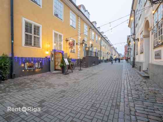 Puspagraba veikala telpas Jēkaba kazarmās.  Telpas sastāv no 1 lielas zāles un palīgtelpas.  Tualete Rīga
