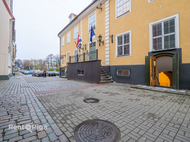 Puspagraba veikala telpas Jēkaba kazarmās.  Telpas sastāv no 1 lielas zāles un palīgtelpas. Rīga - foto 1