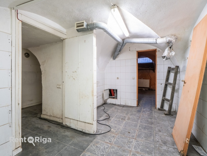 Puspagraba telpas Jēkaba kazarmās.  Iepriekš telpās atradās restorāns. Telpas sastāv no 2 Rīga - foto 6