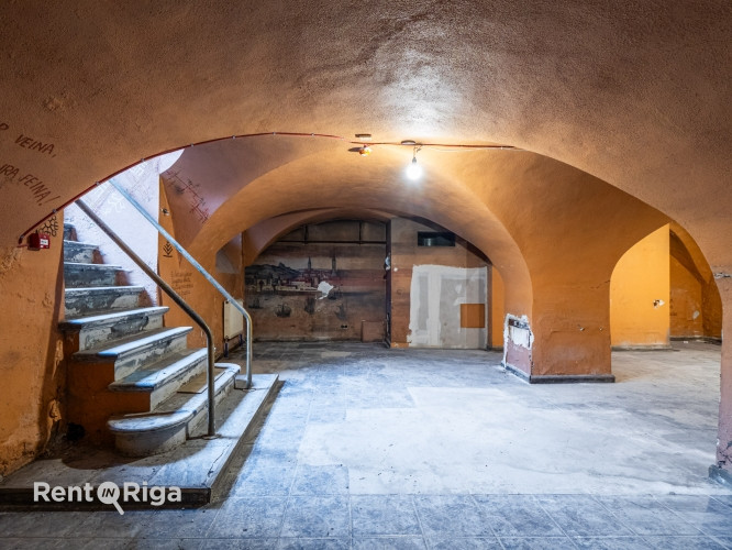 Puspagraba telpas Jēkaba kazarmās.  Iepriekš telpās atradās restorāns. Telpas sastāv no 2 Rīga - foto 1