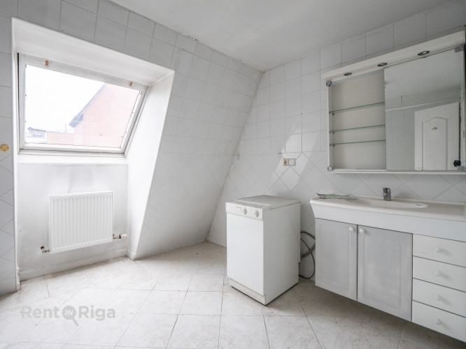 Bijušās hosteļa telpas Jēkaba kazarmās. Iespējams izveidot arī biroju.  Telpu lietošanas Rīga - foto 8