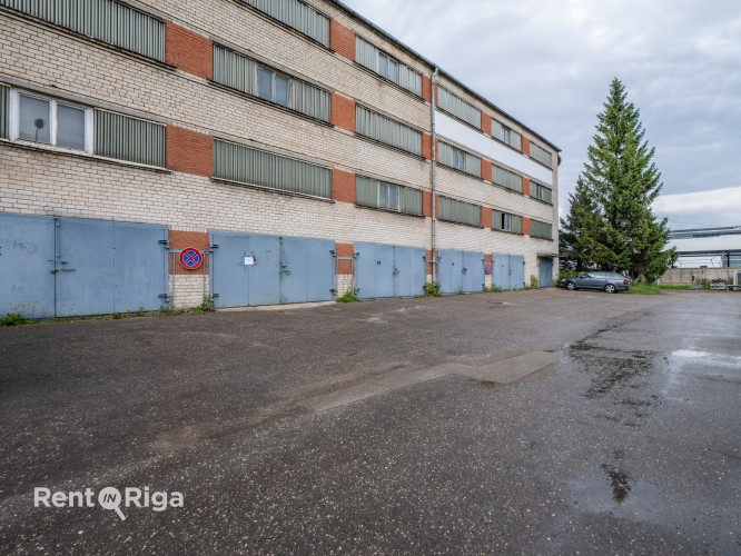 Tiek iznomātas neapkurināmas noliktavu telpas centrā, Sporta ielā.  Līdzena betona grīda. Rīga - foto 7