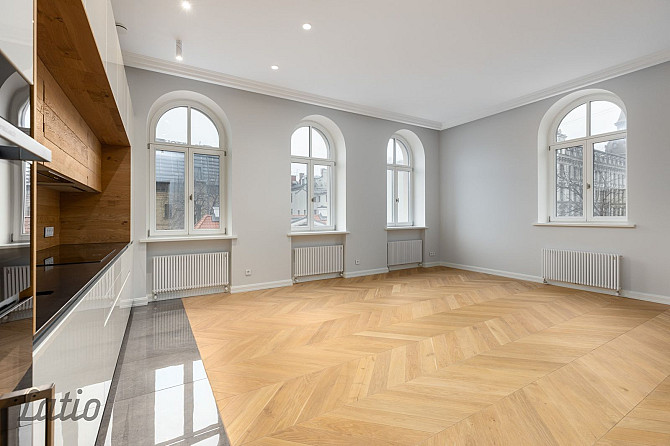 Elizabetes Rezidence  viena no spilgtākajām Rīgas arhitektūras mantojuma pērlēm  celta 19. Rīga - foto 1