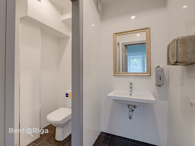 Jaunas, plašas un modernas telpas Klusajā centrā.  Piedāvājam nomai mūsdienīgas un stilīgas Rīga - foto 4