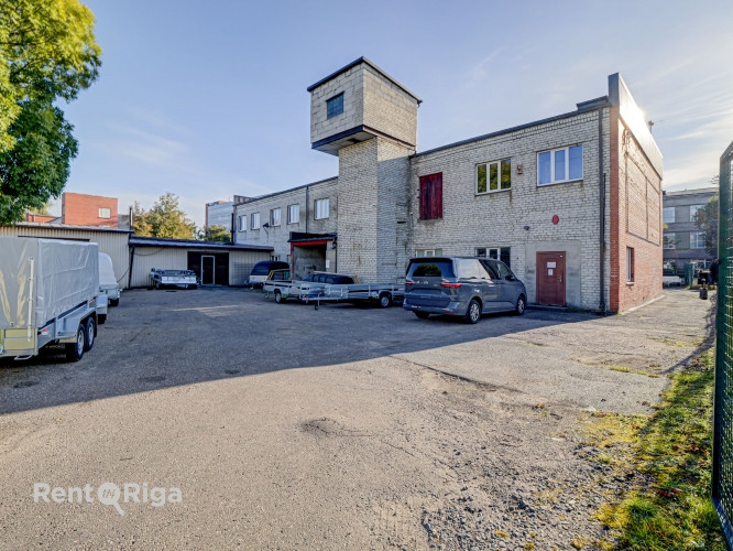 Tirzniecības/noliktavas telpas ar savu teritoriju Ganību dambī.  Par objektu: Tiek iznomāta 2. stāvu Рига - изображение 3