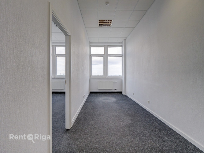 Kvalitatīvs, kompakta izmēra birojs renovētā ēkā  Ganību dambī 24D.  Birojs atrodas ēkas Rīga - foto 1