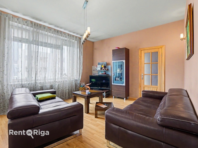 Pārdod plašu un kvalitatīvi labiekārtotu 3 istabu dzīvokli  103,6 m ar lodžiju un balkonu. Rīga - foto 6