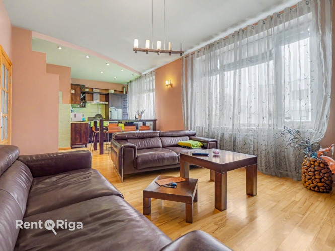 Pārdod plašu un kvalitatīvi labiekārtotu 3 istabu dzīvokli  103,6 m ar lodžiju un balkonu. Rīga - foto 8