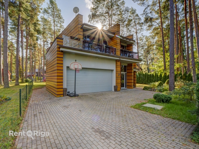 Tiek pārdota skaista divstāvu privātmāja pie jūras.  Ekskluzīva iespēja iegādāties māju Rīga - foto 4