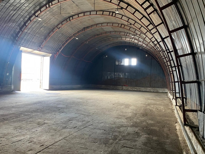 Noliktavas telpas Rumubulā.  + Puse pusapaļais angārs 450 m2; + 1. stāvs; + Jauni vārti Rīgas rajons - foto 3