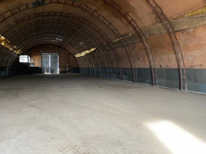 Noliktavas telpas Rumubulā.  + Puse no pusapaļā angāra; + 1. stāvs; + Divviru vārti 4.2x3m; + Rīgas rajons - foto 6