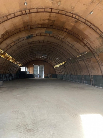 Noliktavas telpas Rumubulā.  + Pusapaļais angārs 612 m2; + 1. stāvs; + 2 divviru vārti 4.2x3m; Rīgas rajons - foto 5