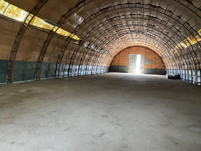 Noliktavas telpas Rumubulā.  + Pusapaļais angārs 612 m2; + 1. stāvs; + 2 divviru vārti 4.2x3m; Rīgas rajons - foto 3