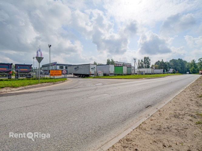 Mūsdienīgas telpas ar paceļamajiem vārtiem telpu abās puses.  + Griestu augstum 7m, gāzes Rīgas rajons - foto 9