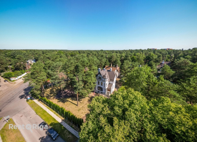 Ekskluzīvā Mežaparka sirdī, Sudrabu Edžus ielā 1, iegādei tiek piedāvāta viena no rajona Rīga - foto 5