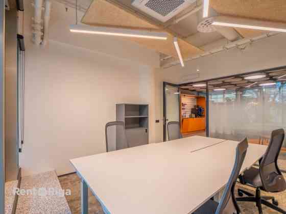 Арендуйте co-working офис в Galerija Rīga!  Без начальных вложений  полностью оборудован и Рига