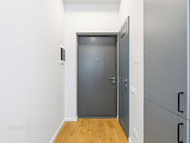 Iegādei pieejams mūsdienīgs un līdz detaļām pārdomāts studio tipa dzīvoklis Ernesta Rīga - foto 7