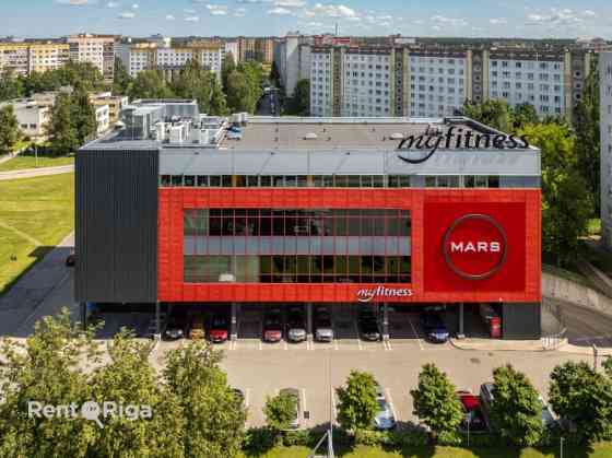 Доступен мощёный участок с необходимыми коммуникациями для размещения Рига