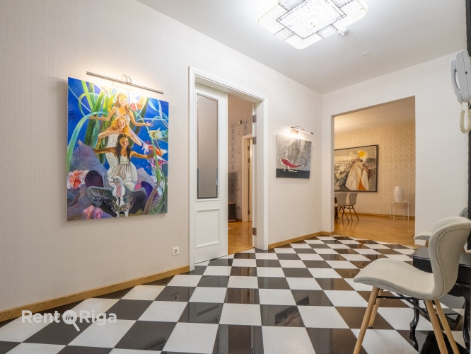 An elegant brick private house for sale in one of Rigas most sought-after neighborhoods  Mežaparks.  Рига - изображение 2