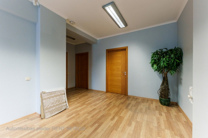 Nomas piedāvājums: Biroja telpas Rīgā, Eksporta ielā 12  Izīrē modernu un ērtu divstāvu Rīga - foto 4