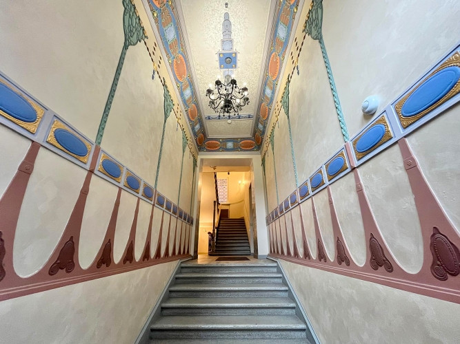 Piedāvājam plašu studio dzīvokli renovētā nama 1. augstajā stāvā. Nams atrodas Rīgas Rīga - foto 1