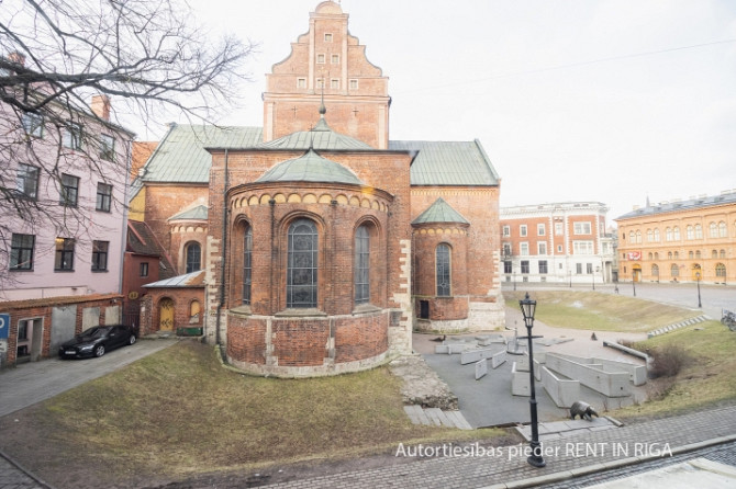 Pārdod arhitektoniski pievilcīgu ēku Vecrīgā, pretī Doma laukumam ar kopējo platību 453.3 Rīga - foto 2