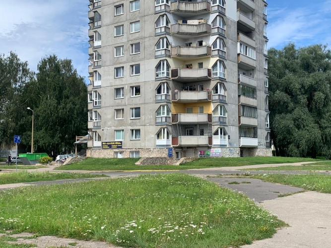 Pārdod komerctelpas Pļavniekos  - 300 m2 platībā ar stabiliem nomniekiem.   Telpas atrodas 16 Rīga - foto 1