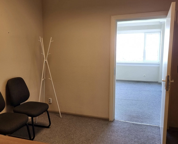 Birojs Purvciemā.  Birojs izvietots ēkas 5. stāvā (ēka aprīkota ar liftu).  Plašas telpas ar Rīga - foto 3