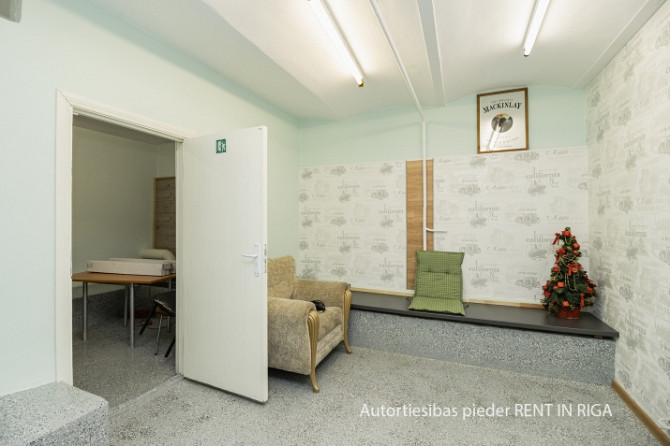 Noliktavas telpas 85 m2 platībā Valērijas Seiles ielā.  Telpās ir veikts remonts un ieklāta Rīga - foto 4