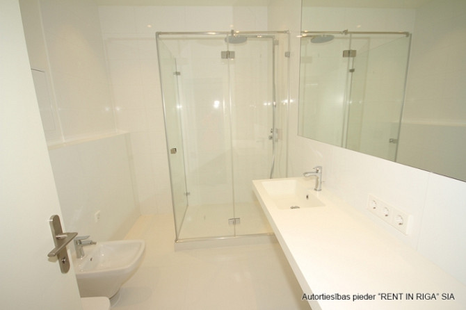 Tiek pārdots plašs divu istabu dzīvoklis jaunajā projektā J5 (renovētā māja). Rīga - foto 7