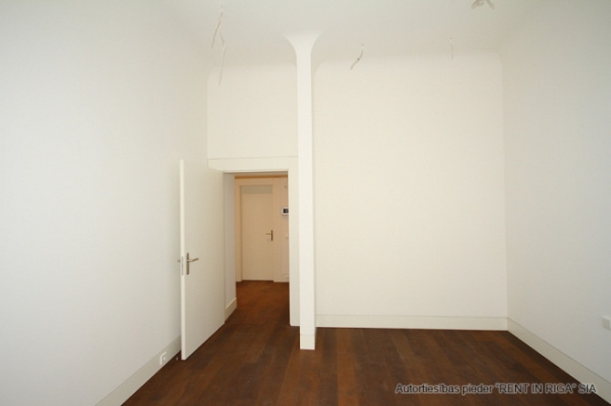 Tiek pārdots plašs divu istabu dzīvoklis jaunajā projektā J5 (renovētā māja). Rīga - foto 5