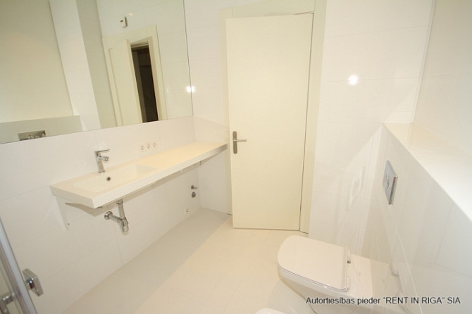 Tiek pārdots plašs divu istabu dzīvoklis jaunajā projektā J5 (renovētā māja). Rīga - foto 8