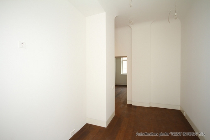 Tiek pārdots plašs divu istabu dzīvoklis jaunajā projektā J5 (renovētā māja). Rīga - foto 6