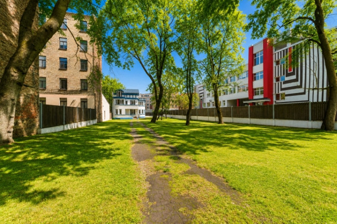 Pārdod mājīgu un gatavu apdzīvošanai privātmāju Rīgas centrā! Šī ir māja, kur satiekas Rīga - foto 11
