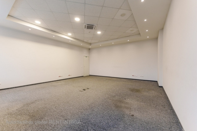 Izolēts kabinets brīvības gatvē.   + 44.4m2; + 3. stāvs; + kondicionieris; + koplietošanas Rīga - foto 3