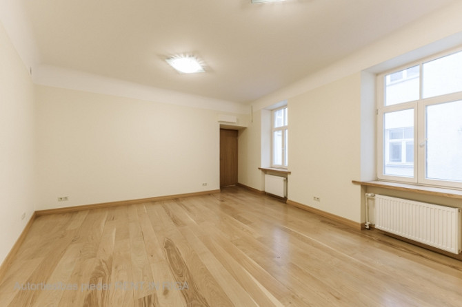 Iznomā biroja telpas Vecrīgā, Vaļņu ielā 5  - 90 m - 4. stāvs - Lifts  Plānojums un Rīga - foto 8