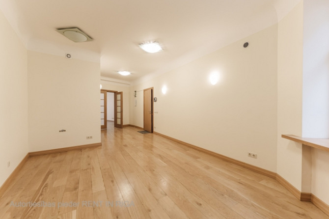 Iznomā biroja telpas Vecrīgā, Vaļņu ielā 5  - 90 m - 4. stāvs - Lifts  Plānojums un Rīga - foto 7