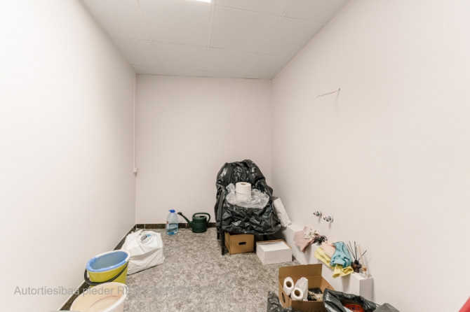 Biroja telpas Rīgas aktīvajā biroju centrā   Ir piemērota gan biroja, gan tirdzniecības Rīga - foto 4