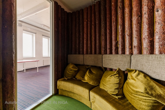 Iznomā 721 m2 plašas biroja telpas 5. stāvā mūsdienīgā B klases biroju ēkā Pļavniekos, Rīga - foto 8