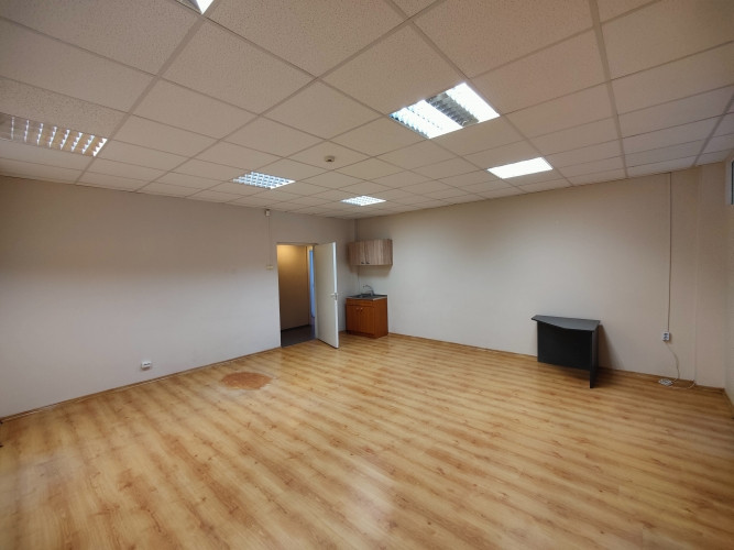 Birojs 8.stāvā Bauskas ielā 20.  Tiek iznomātas biroja telpas biznesa centra 8.stāvā,(ir 2 Rīga - foto 4