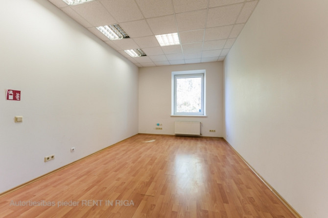 Iznomā biroja telpas Šmerlī, 