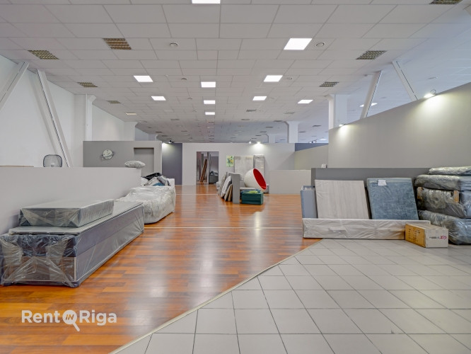Nomai pieejamas plašas komerctelpas Augusta Deglava ielā.  Kopējā platība: 1083 m Veikala Rīga - foto 16