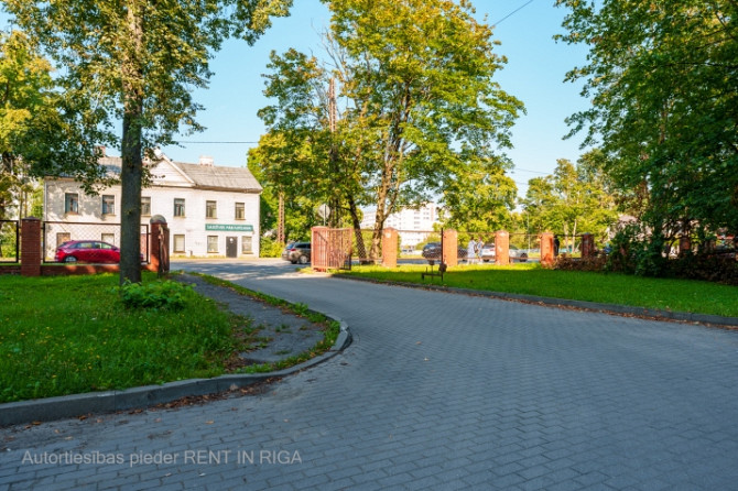 Iznomā telpas ērti piebraucama vietā.  No ielas pārredzams objekts ar plašiem logiem. Rīga - foto 4