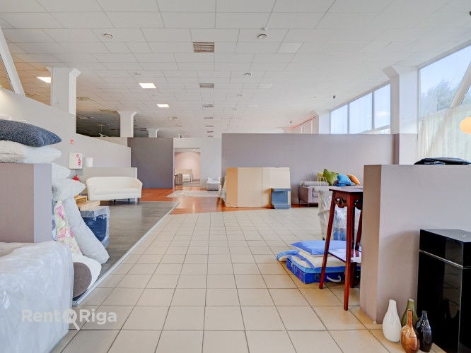 Nomai pieejamas plašas komerctelpas Augusta Deglava ielā.  Kopējā platība: 1083 m Veikala Rīga - foto 14