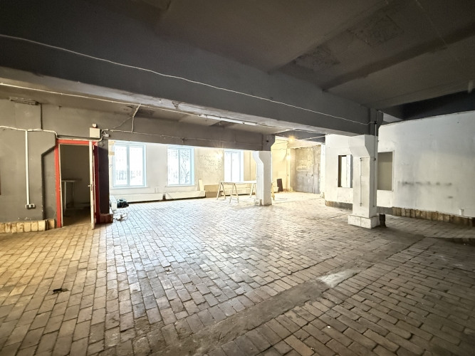 Darbnīcas/noliktavas telpas vēsturiskajā Rīgas Kinostudijas ēkā.  Plašas telpas, kas sastāv Rīga - foto 1