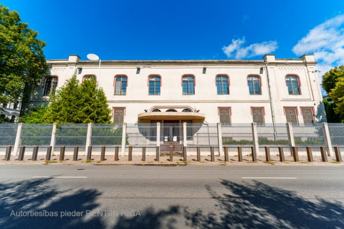 Nomai pieejams reprezentabls namīpašums pašā Rīgas sirdī ar skatu uz Bastejkalnu! Rīga - foto 1